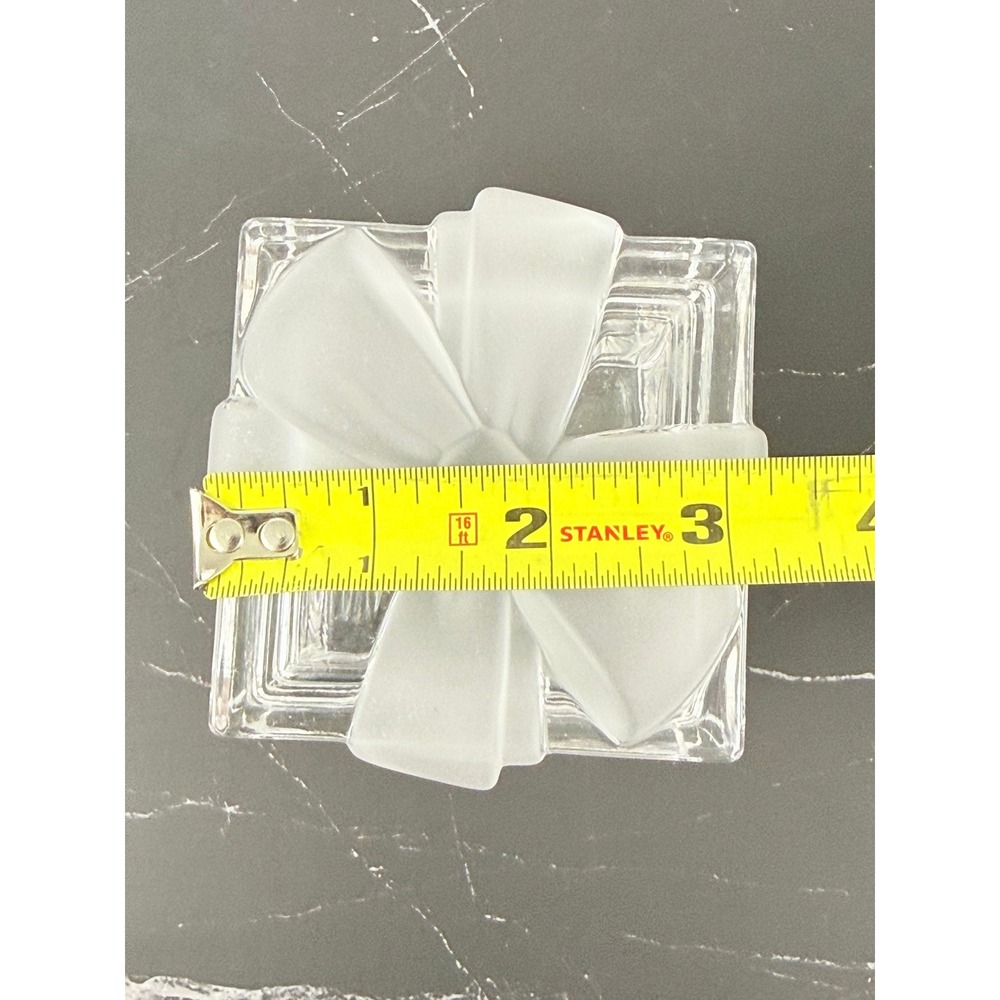 VTG Tiffany & Co. Crystal Box with Frosted Bow 3" Square - Picture 8 of 9